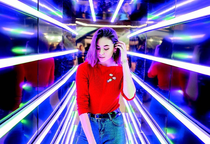 Neon туннель (Vogue booth)